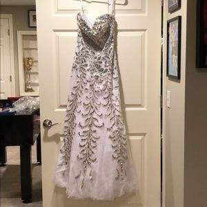 White prom dress size 2
